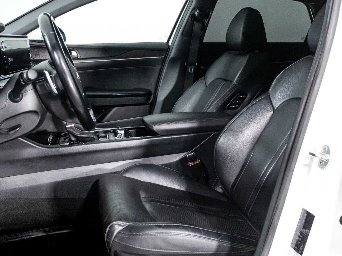 Kia K5 2020 года с пробегом. Фото: #16