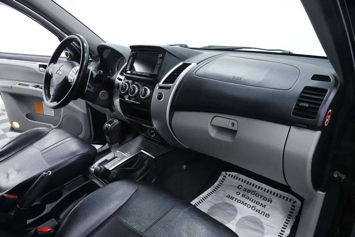 Mitsubishi Pajero Sport 2015 года с пробегом. Фото: #14