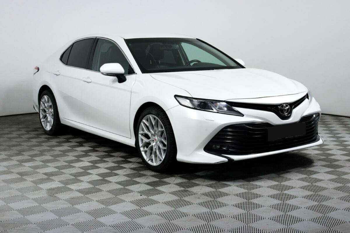 Toyota Camry 2019 года с пробегом. Фото: #2