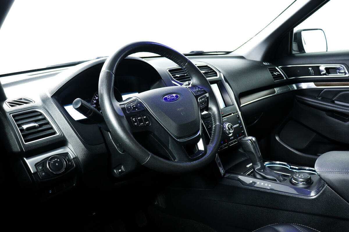 Ford Explorer 2015 года с пробегом. Фото: #13
