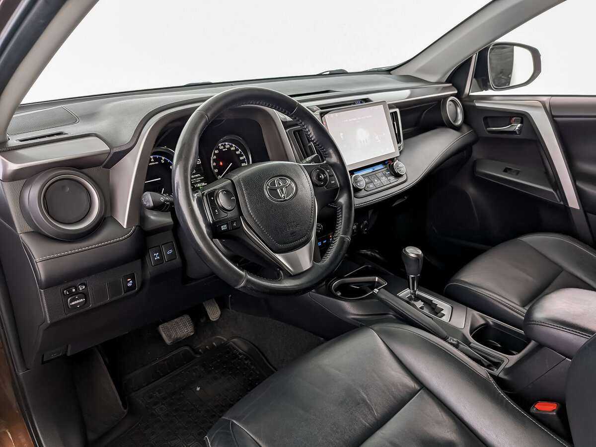 Toyota RAV4 2017 года с пробегом. Фото: #13