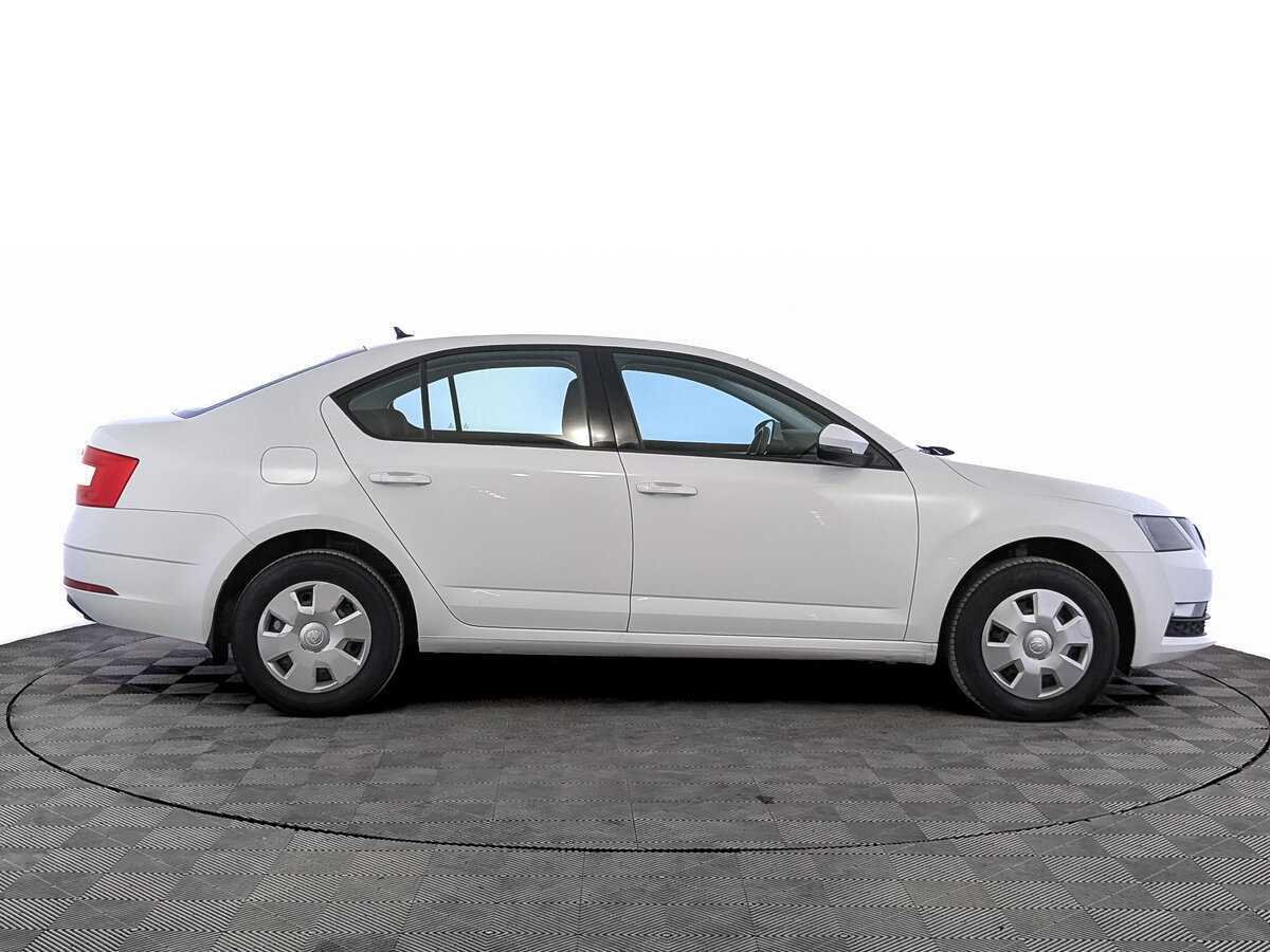Skoda Octavia 2019 года с пробегом. Фото: #3