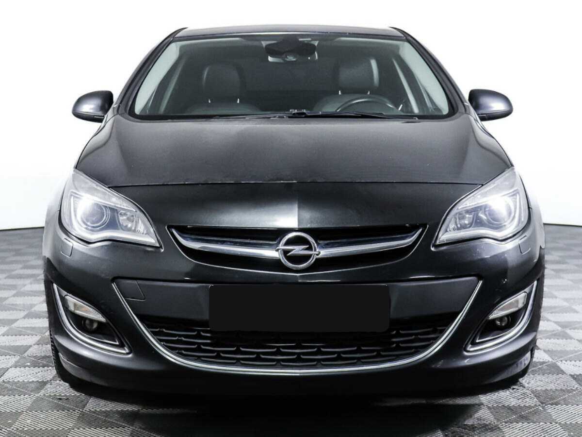 Opel Astra 2013 года с пробегом. Посмотреть фото