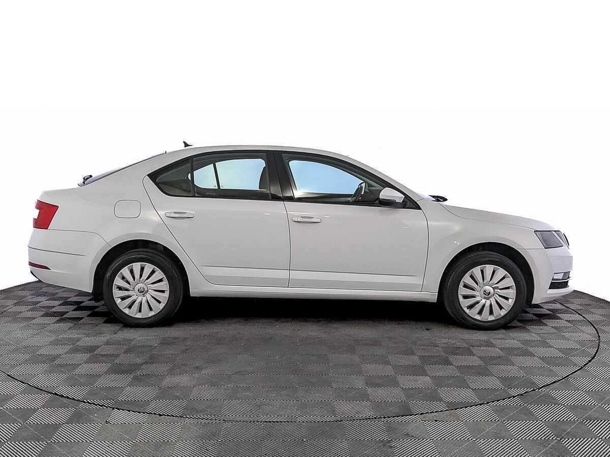 Skoda Octavia 2019 года с пробегом. Фото: #3