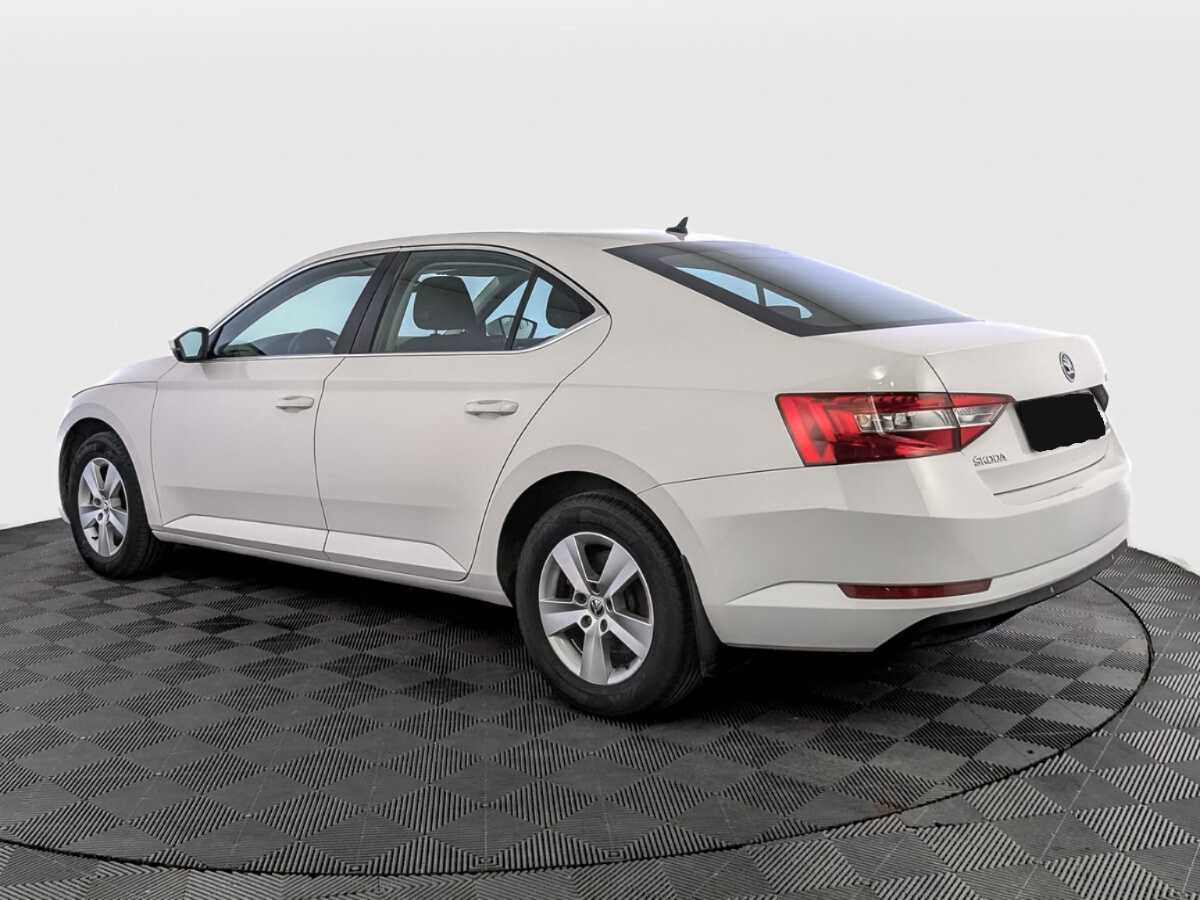 Skoda Superb 2017 года с пробегом. Фото: #6