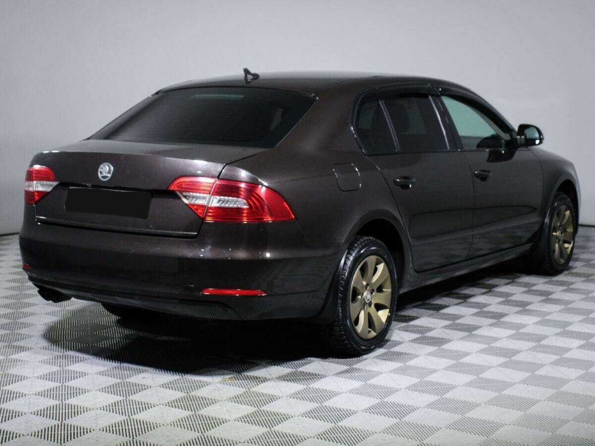 Skoda Superb 2014 года с пробегом. Фото: #3