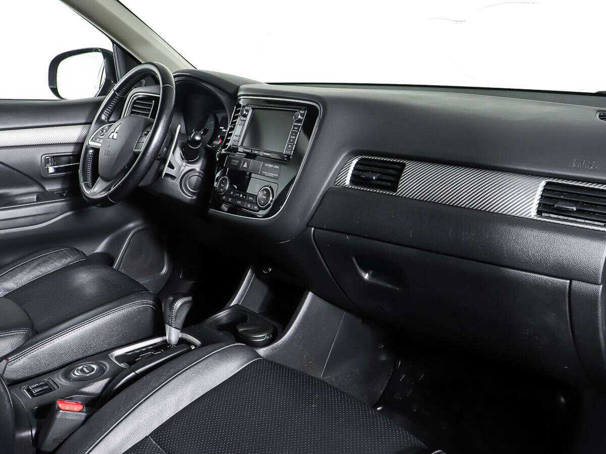 Mitsubishi Outlander 2012 года с пробегом. Фото: #9