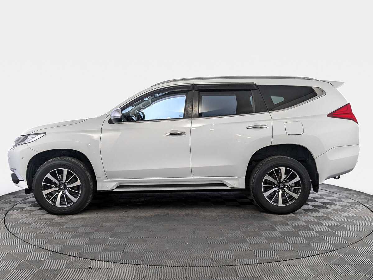 Mitsubishi Pajero Sport 2017 года с пробегом. Фото: #7