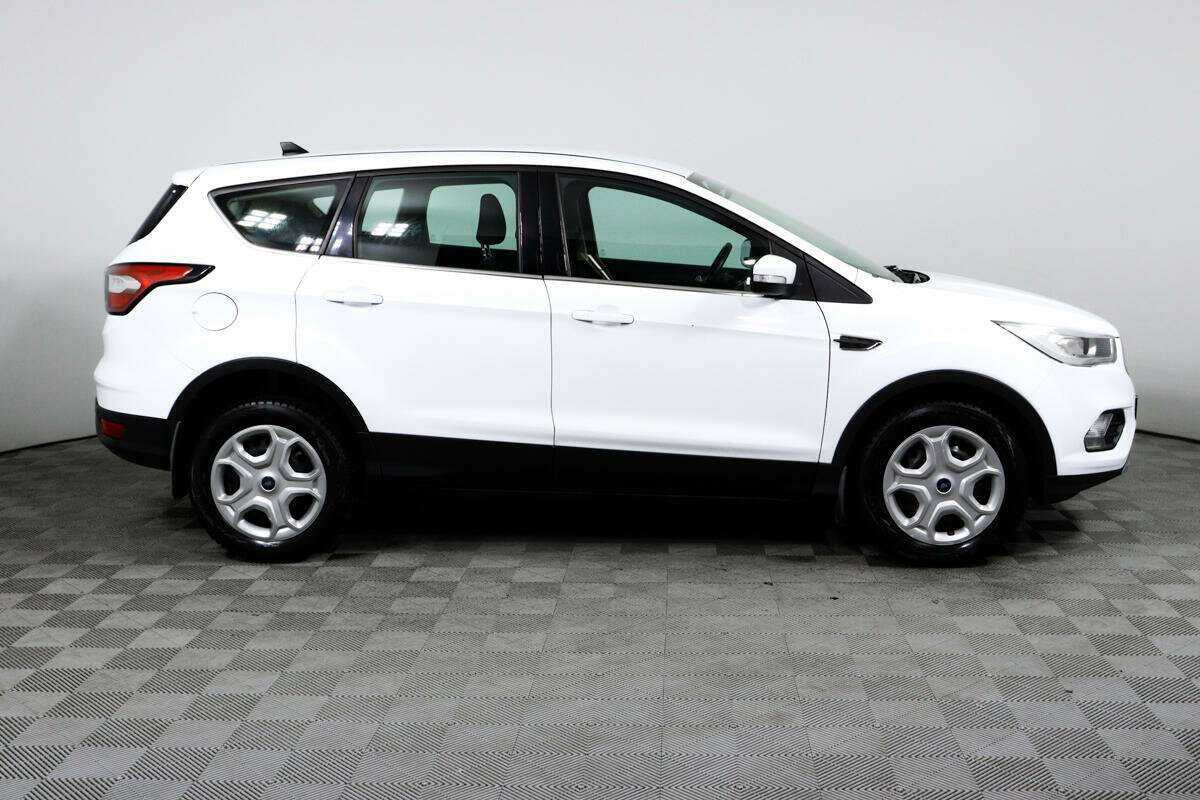 Ford Kuga 2018 года с пробегом. Фото: #3