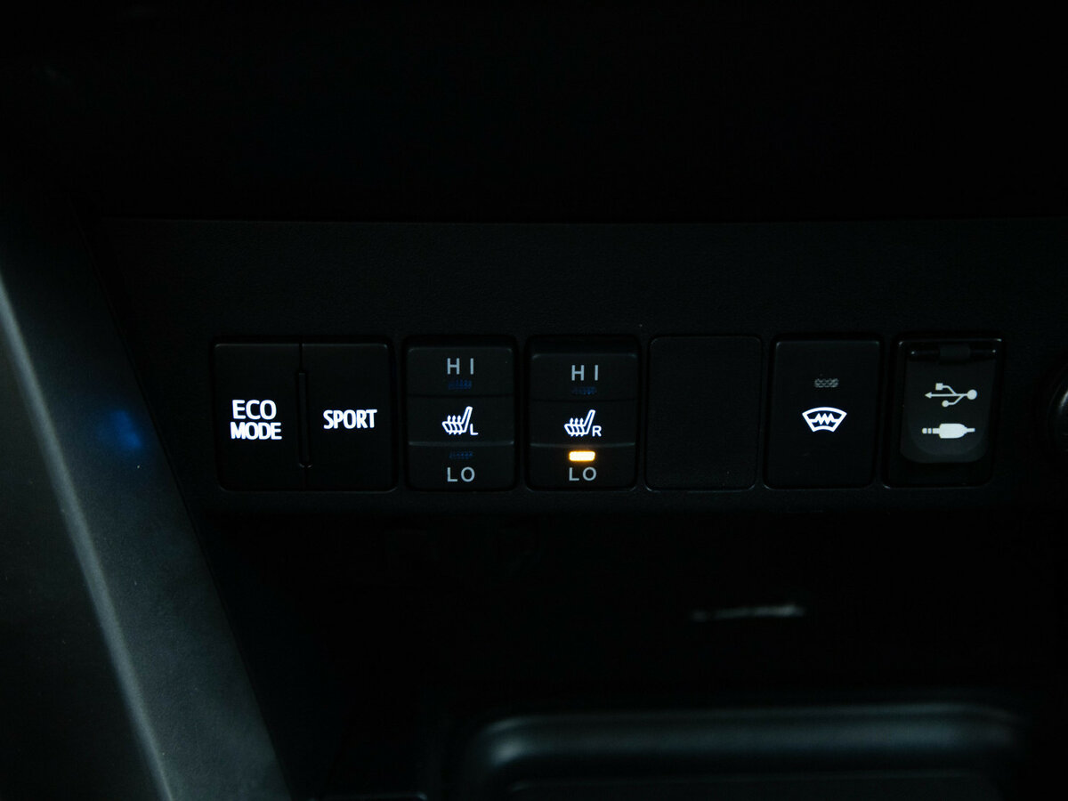 Toyota RAV4 2019 года с пробегом. Фото: #13