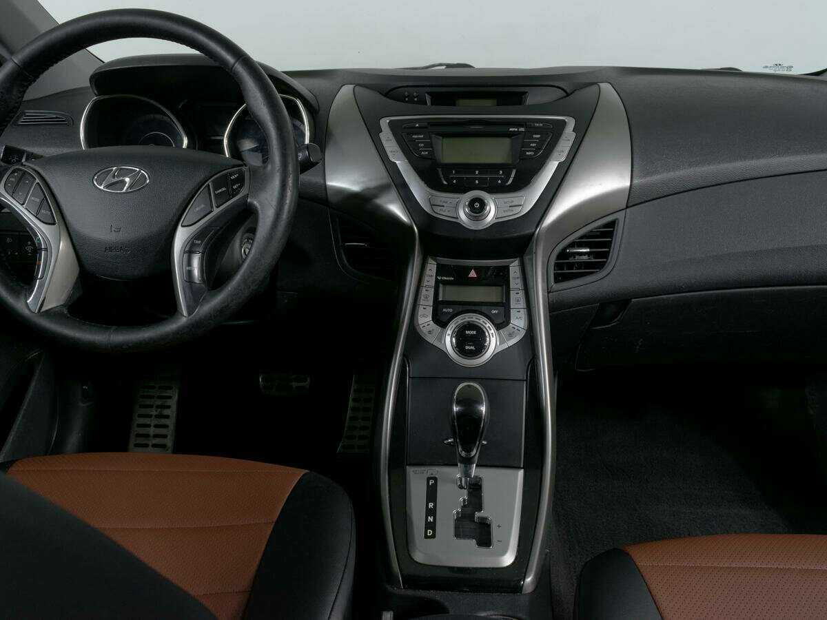 Hyundai Elantra 2012 года с пробегом. Фото: #9