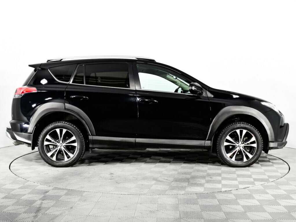 Toyota RAV4 2018 года с пробегом. Фото: #3