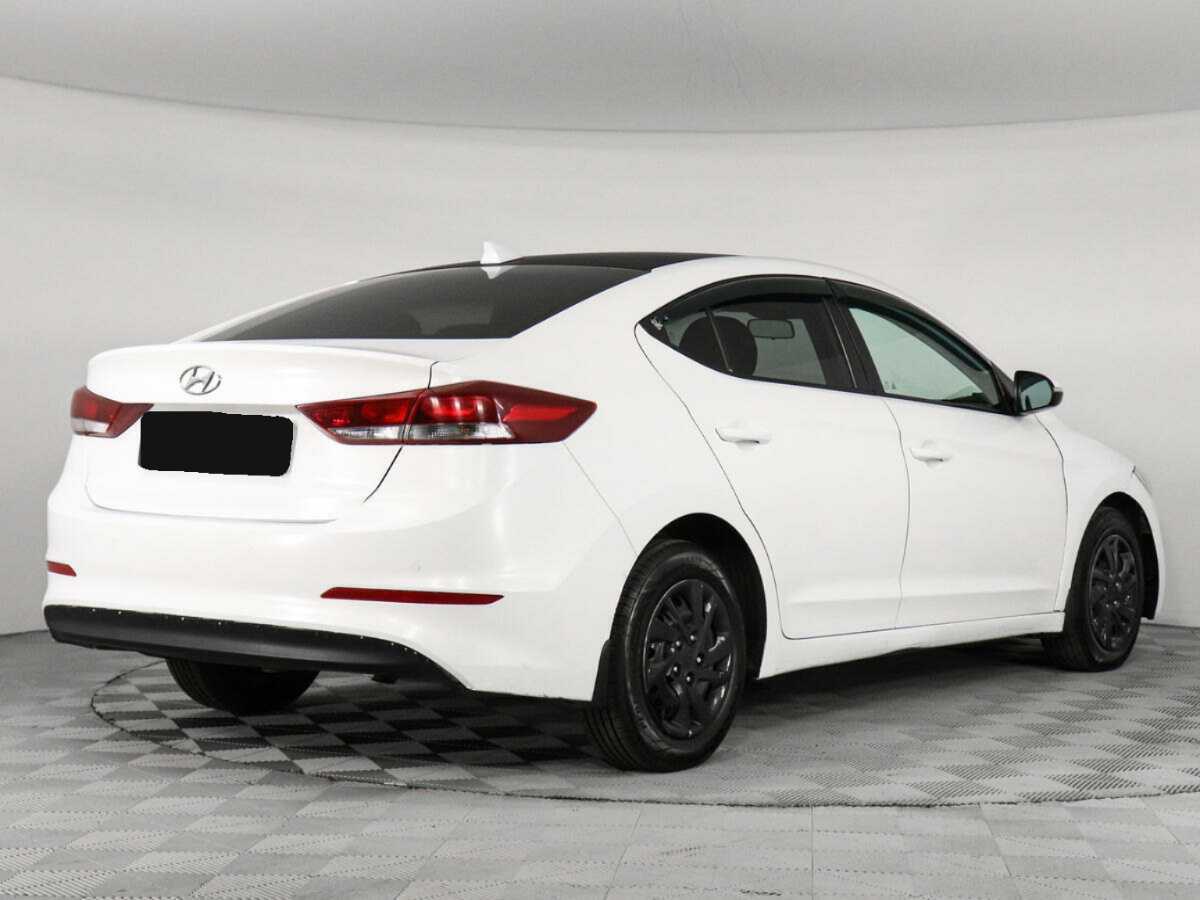 Hyundai Elantra 2018 года с пробегом. Фото: #1
