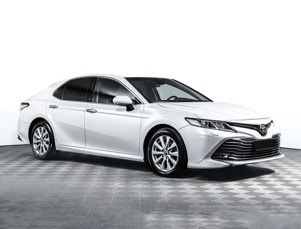 Toyota Camry 2018 года с пробегом. Фото: #2