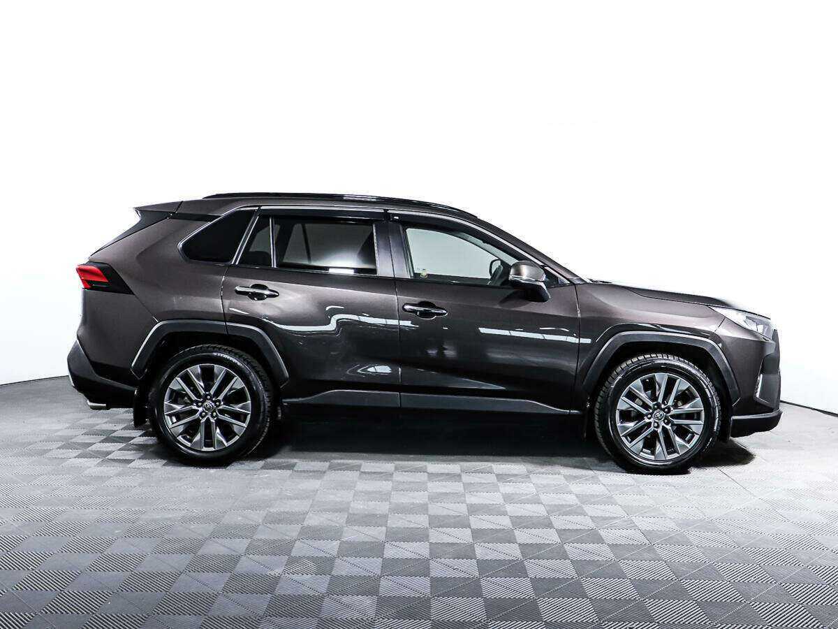 Toyota RAV4 2019 года с пробегом. Фото: #3