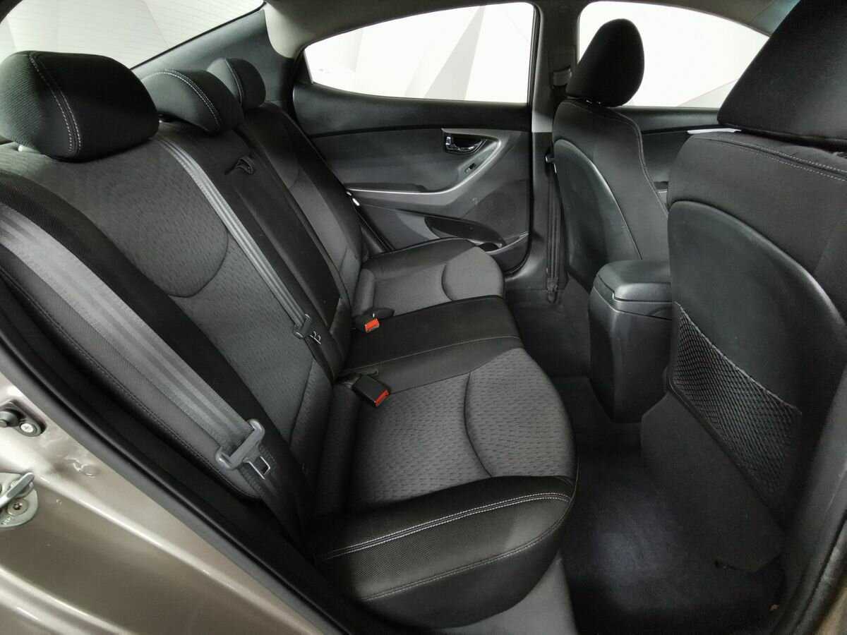 Hyundai Elantra 2012 года с пробегом. Фото: #11