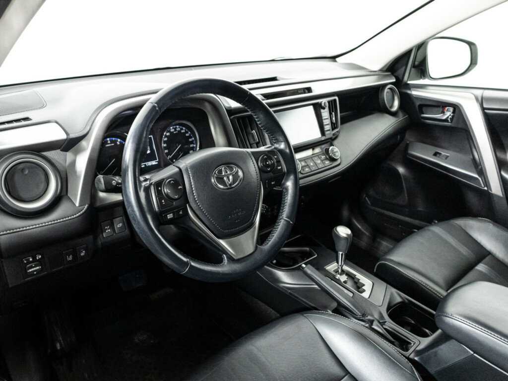 Toyota RAV4 2017 года с пробегом. Фото: #10