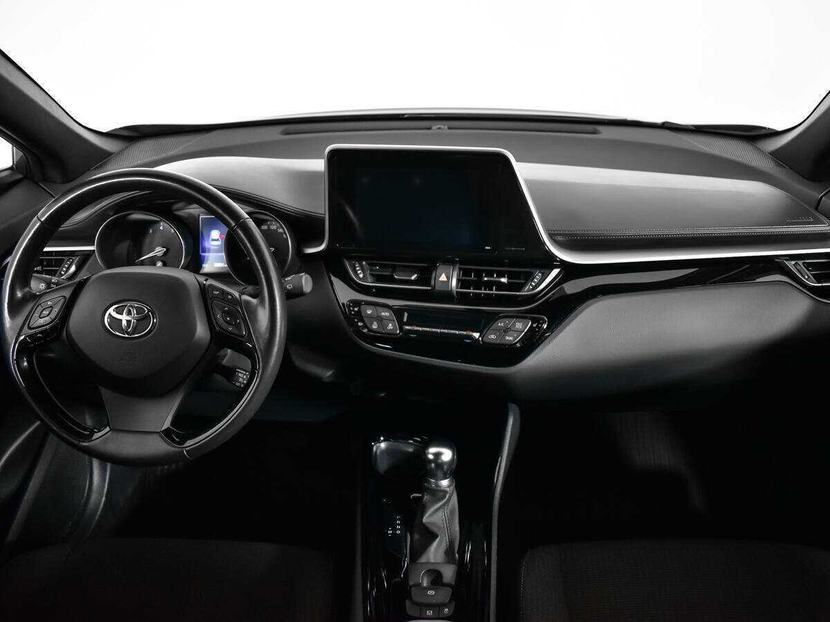 Toyota C-HR 2019 года с пробегом. Фото: #11