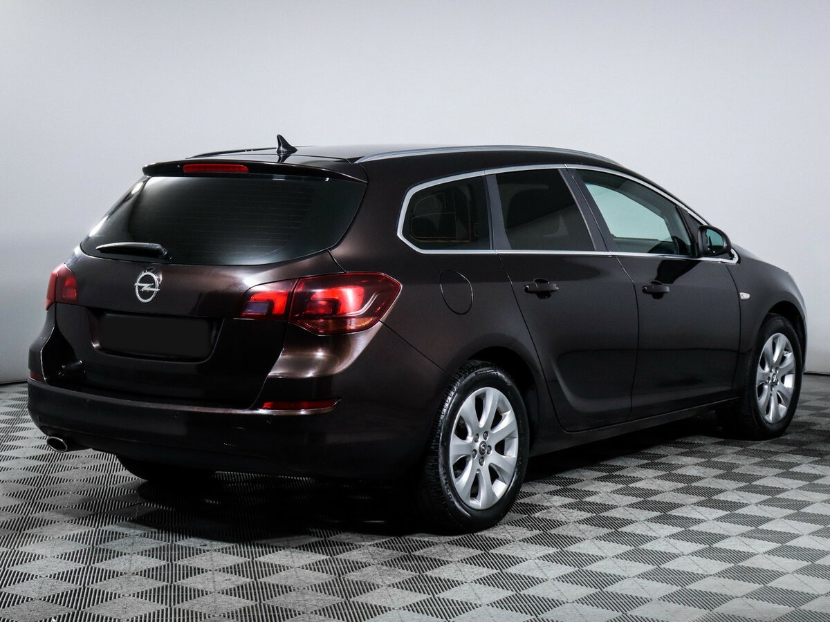 Opel Astra 2012 года с пробегом. Фото: #3