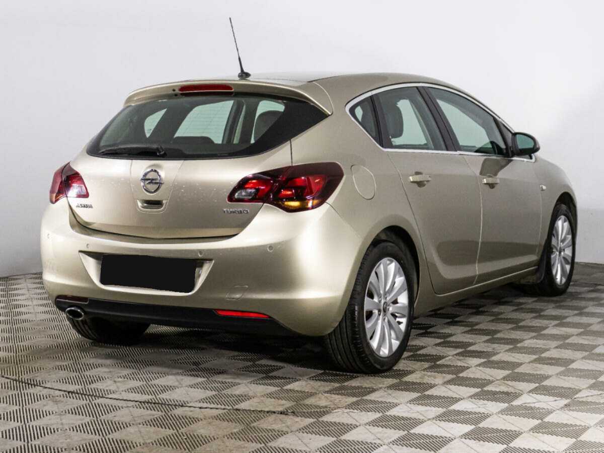 Opel Astra 2012 года с пробегом. Фото: #4