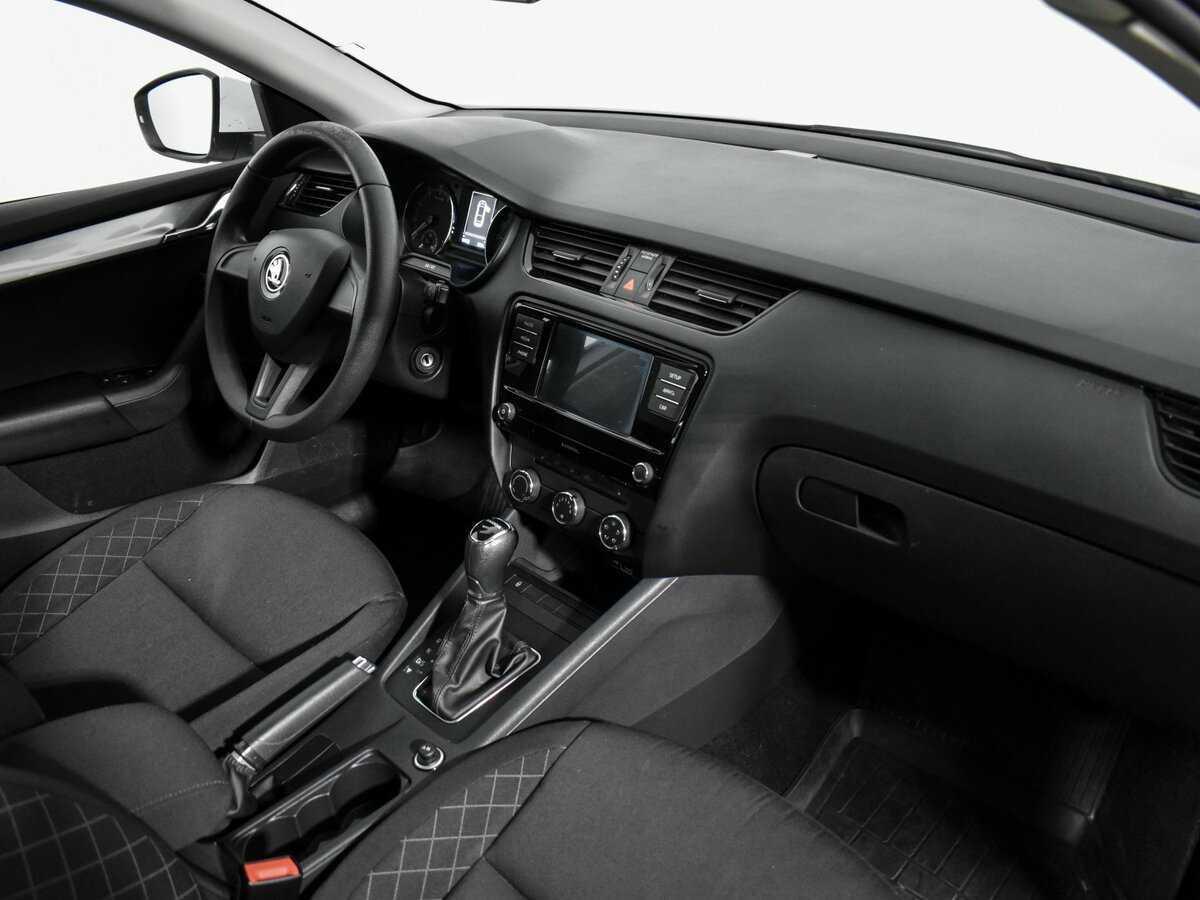 Skoda Octavia 2019 года с пробегом. Фото: #12
