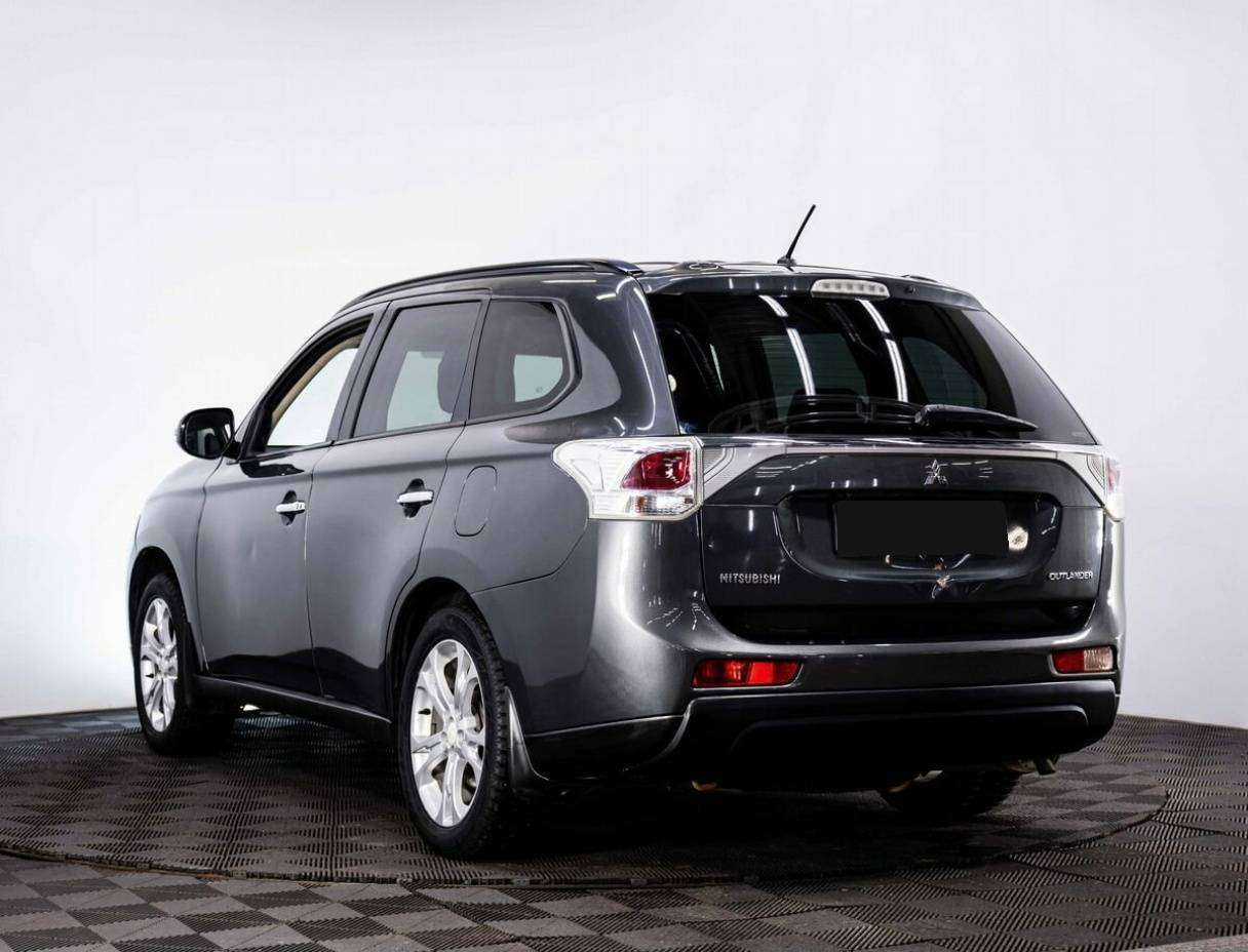 Mitsubishi Outlander 2013 года с пробегом. Фото: #3