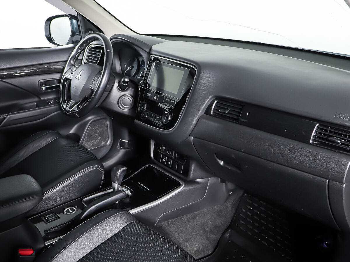 Mitsubishi Outlander 2017 года с пробегом. Фото: #8