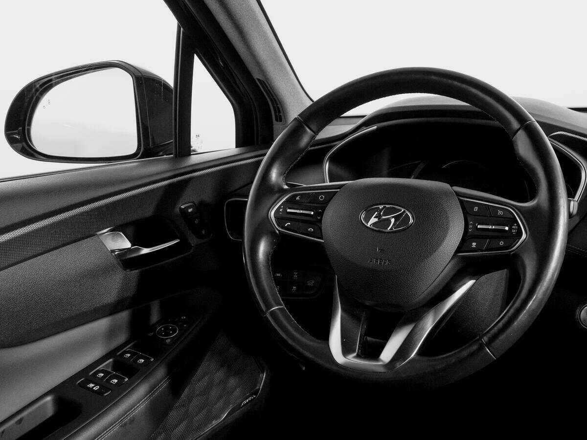 Hyundai Santa Fe 2019 года с пробегом. Фото: #12