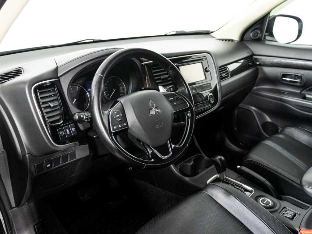 Mitsubishi Outlander 2016 года с пробегом. Фото: #10