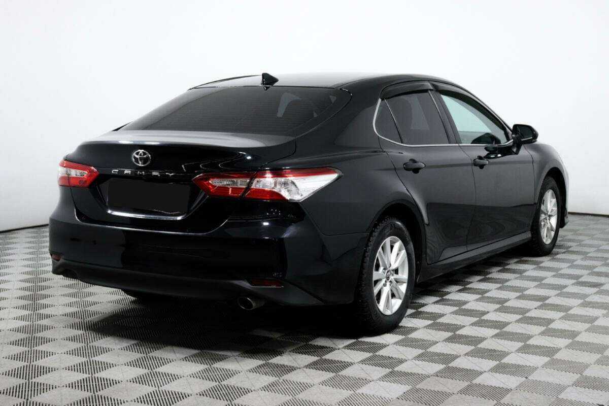 Toyota Camry 2019 года с пробегом. Фото: #4