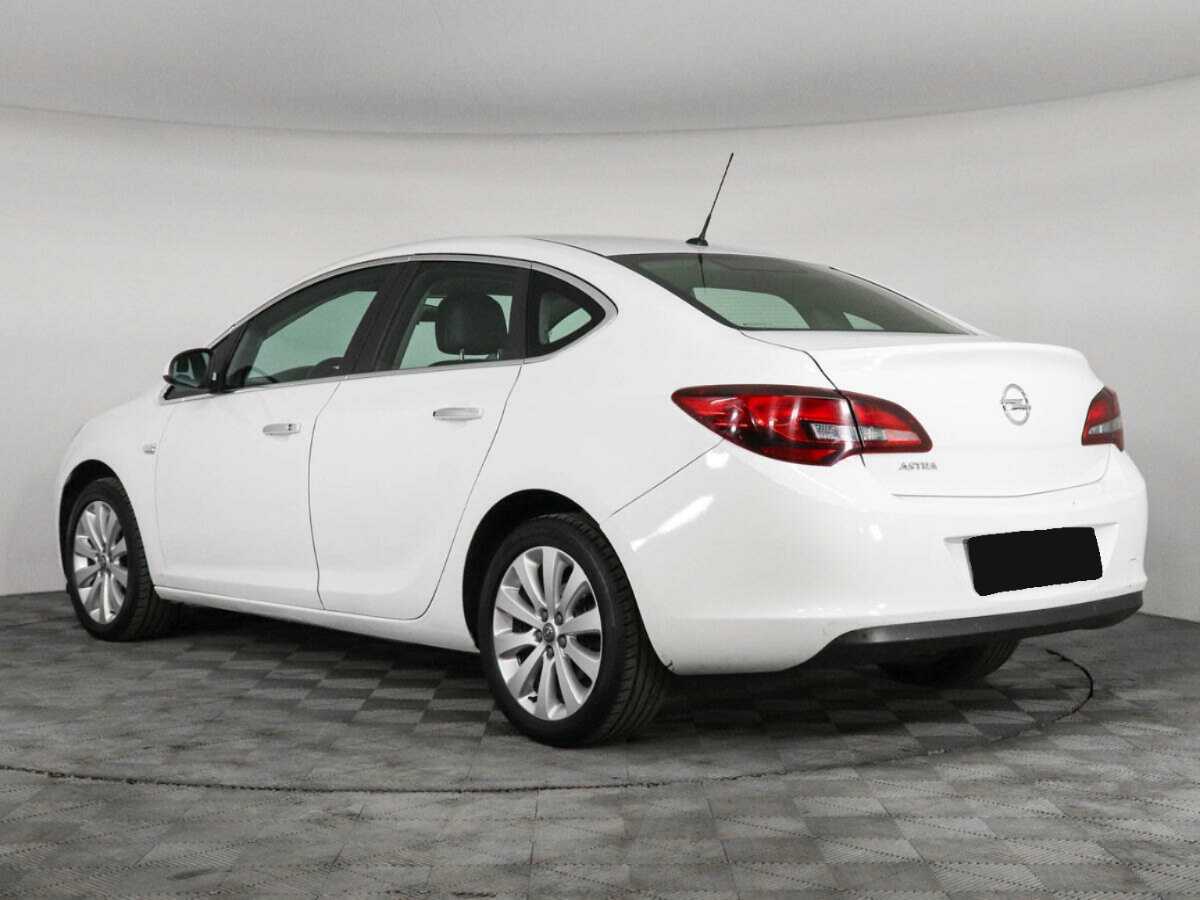 Opel Astra 2013 года с пробегом. Фото: #6