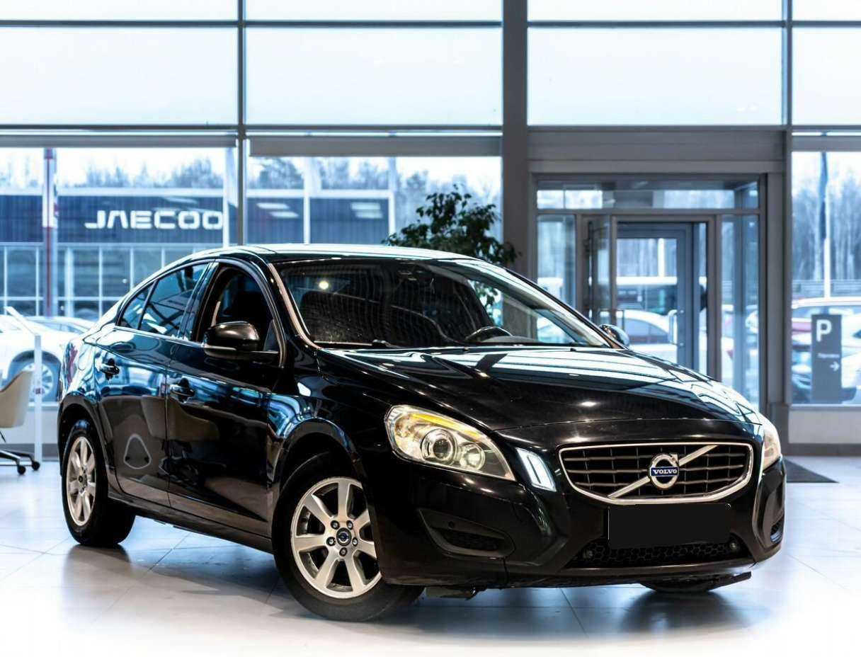 Volvo S60 2012 года с пробегом. Фото: #1