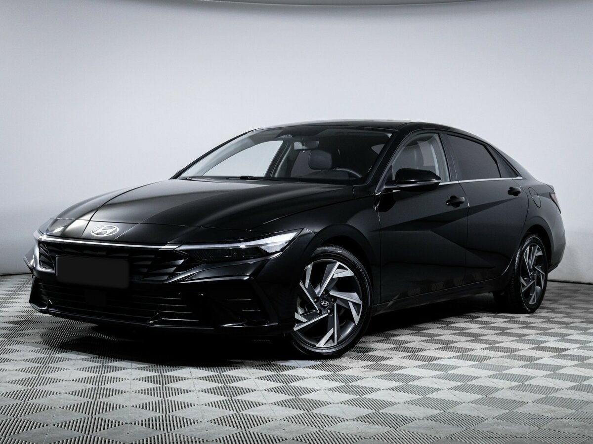 Hyundai Elantra 2023 года с пробегом. Посмотреть фото