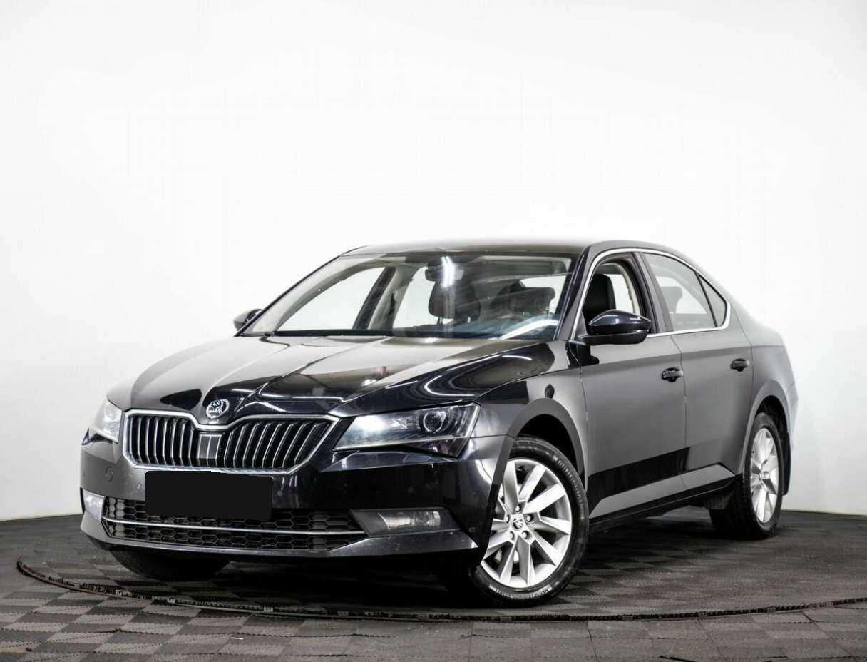 Skoda Superb 2017 года с пробегом. Посмотреть фото
