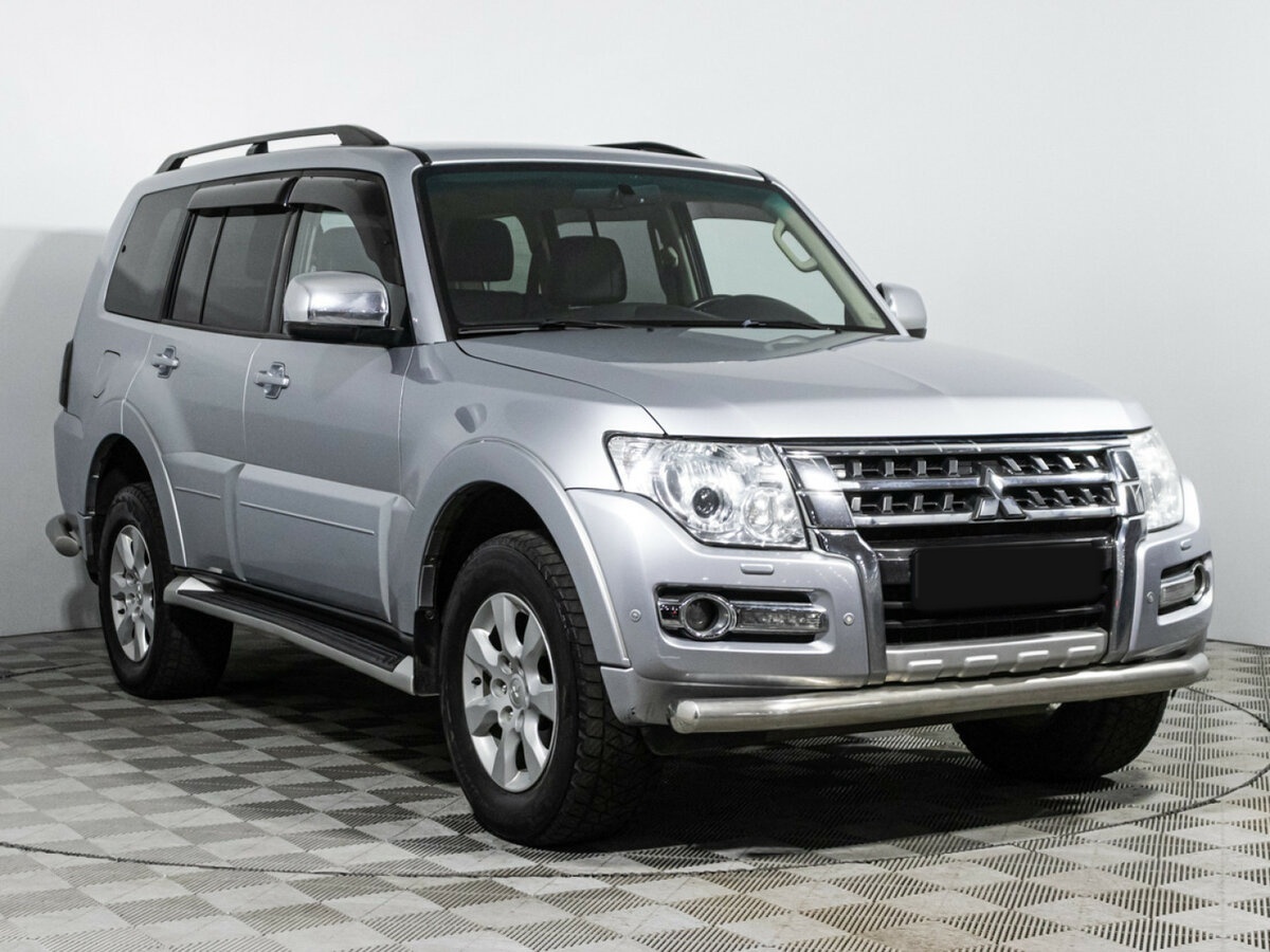 Mitsubishi Pajero 2015 года с пробегом. Фото: #2