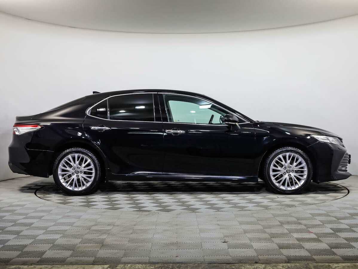 Toyota Camry 2020 года с пробегом. Фото: #2