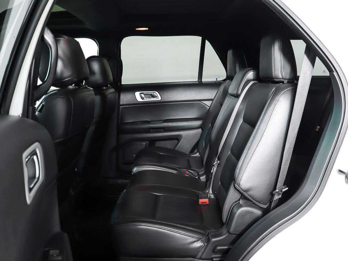 Ford Explorer 2012 года с пробегом. Фото: #9