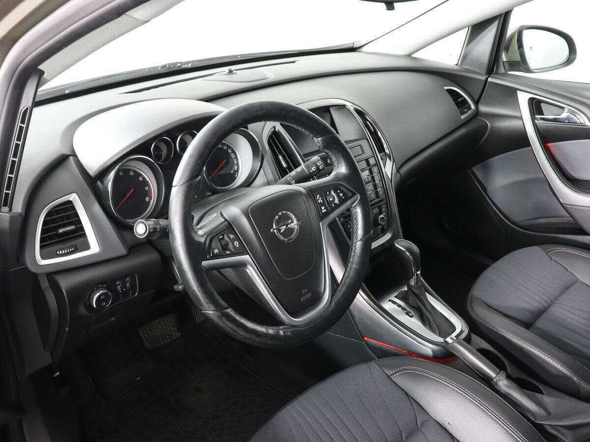 Opel Astra 2014 года с пробегом. Фото: #4