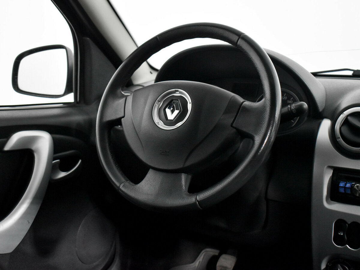 Renault Sandero 2012 года с пробегом. Фото: #12