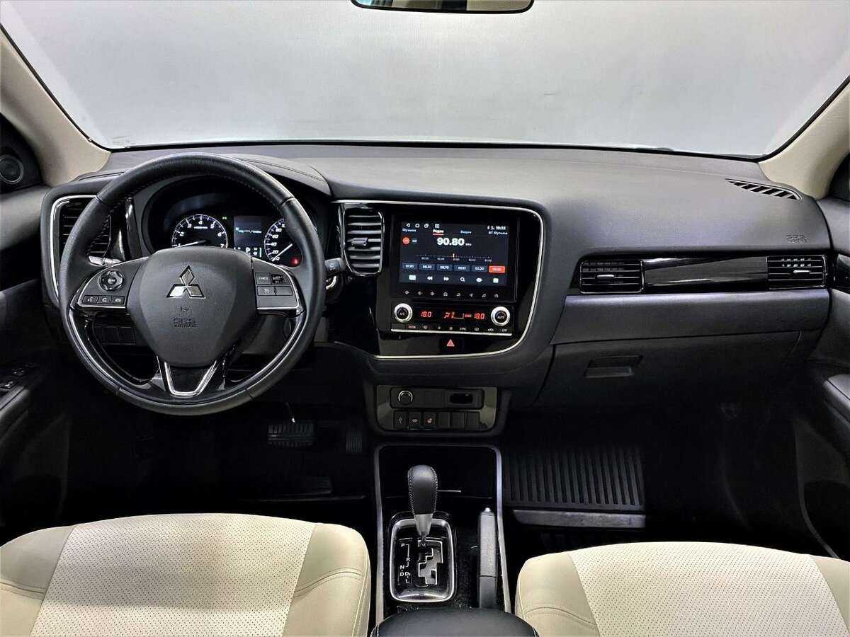 Mitsubishi Outlander 2021 года с пробегом. Фото: #6