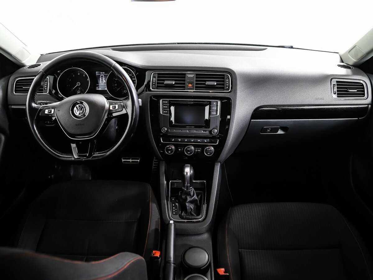 Volkswagen Jetta 2017 года с пробегом. Фото: #10