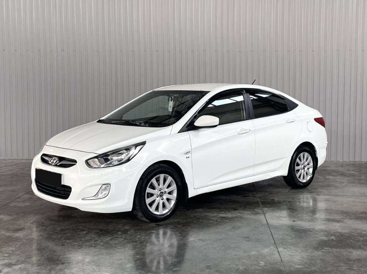 Hyundai Solaris 2013 года с пробегом. Посмотреть фото