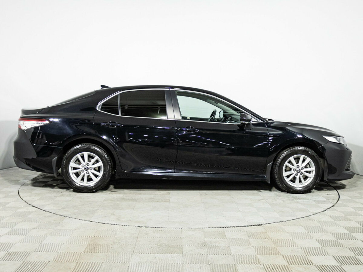 Toyota Camry 2018 года с пробегом. Фото: #3