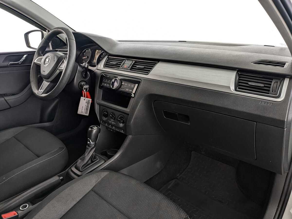 Skoda Rapid 2015 года с пробегом. Фото: #8