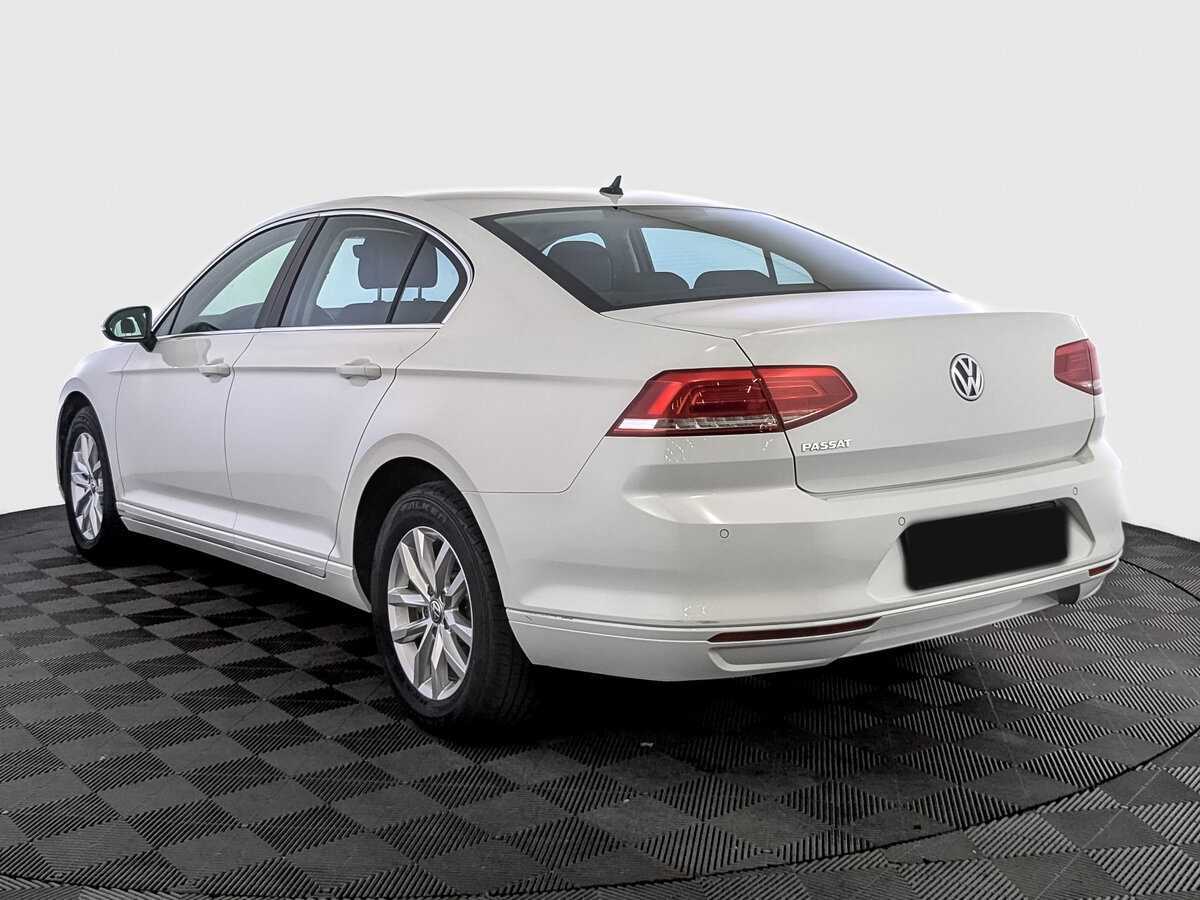 Volkswagen Passat 2019 года с пробегом. Фото: #6