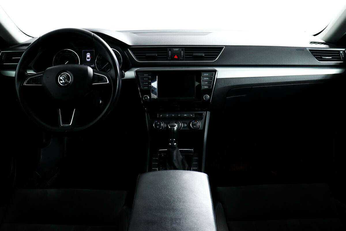Skoda Superb 2015 года с пробегом. Фото: #10