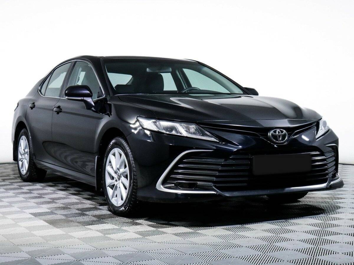 Toyota Camry 2021 года с пробегом. Фото: #2