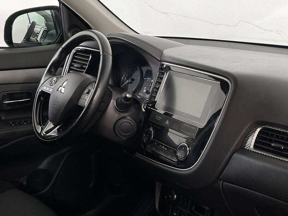 Mitsubishi Outlander 2018 года с пробегом. Фото: #8