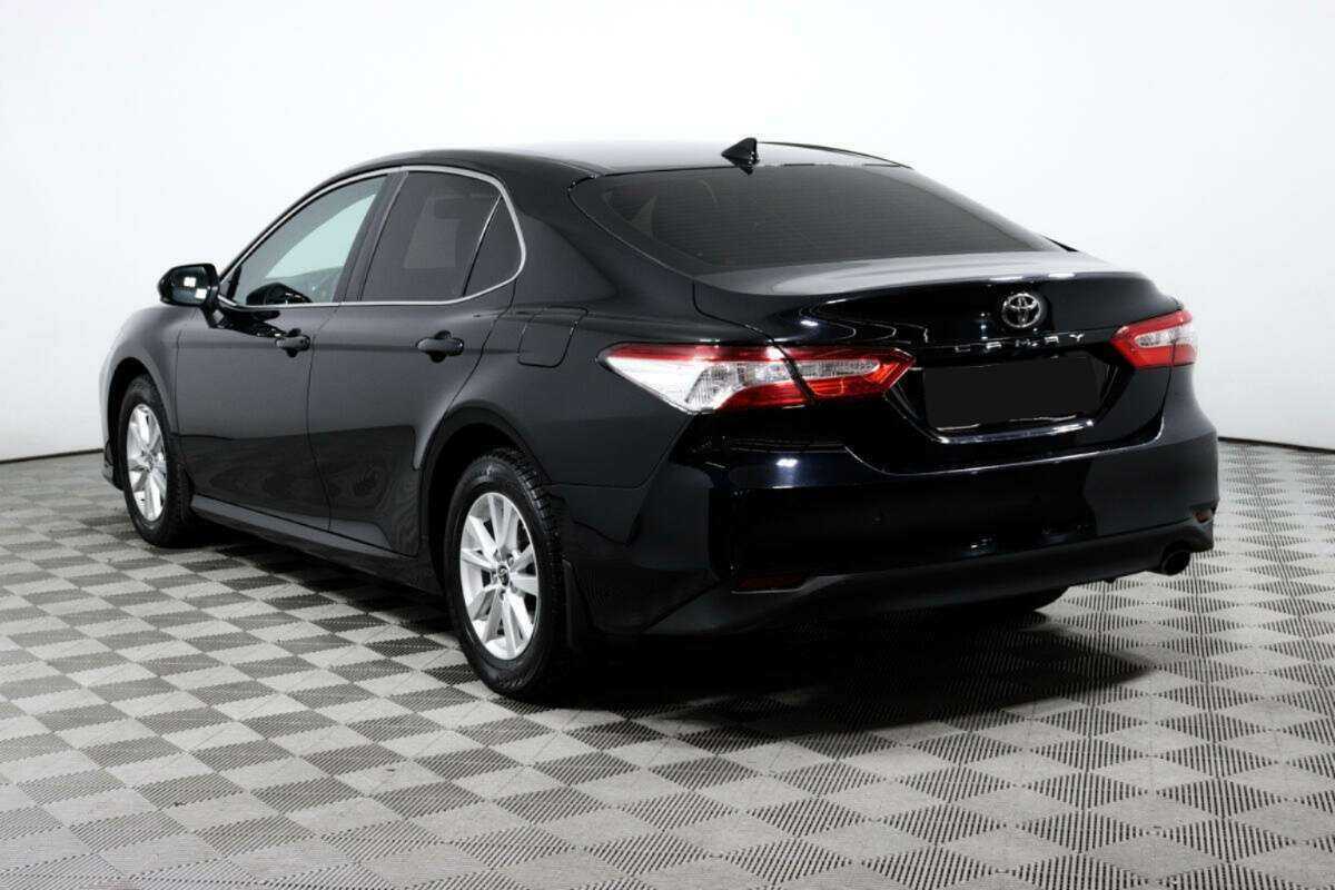 Toyota Camry 2019 года с пробегом. Фото: #5