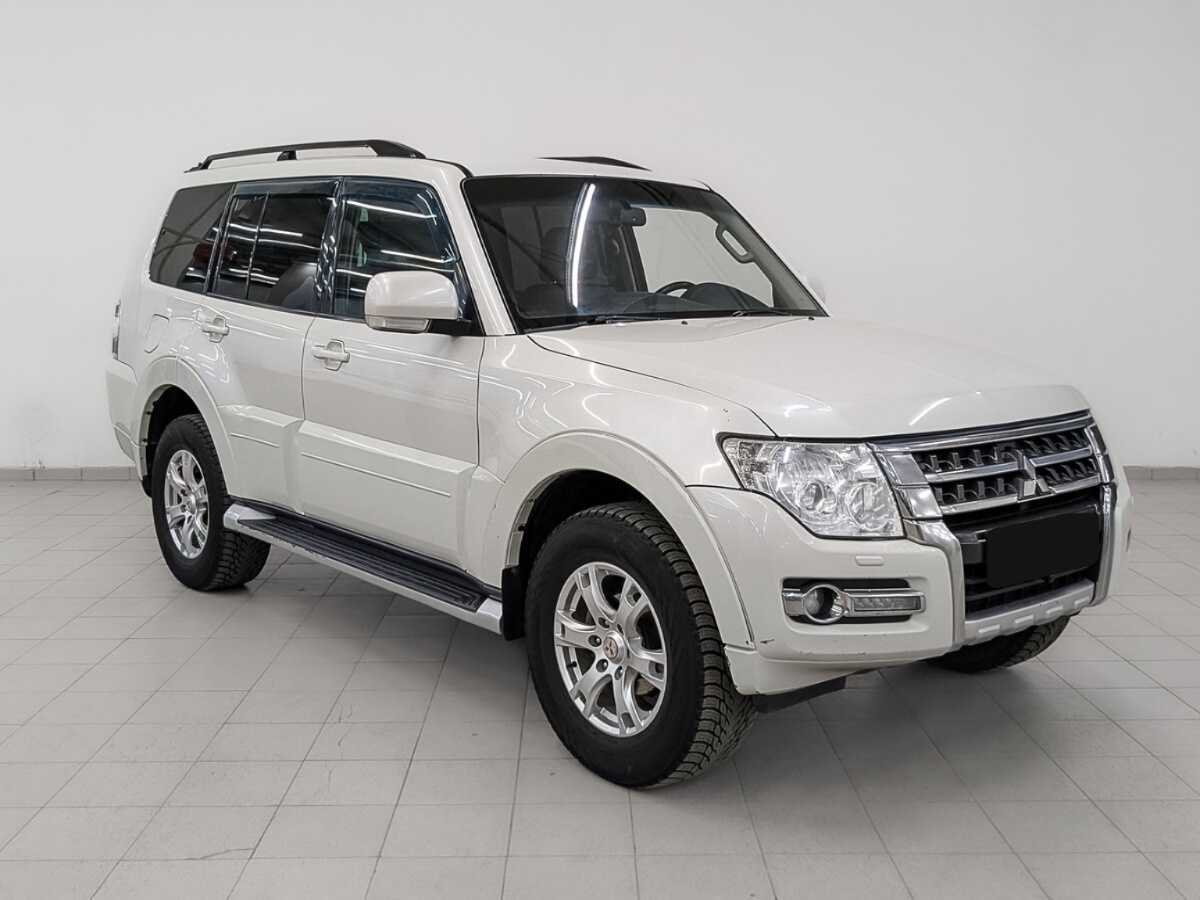 Mitsubishi Pajero 2015 года с пробегом. Фото: #2